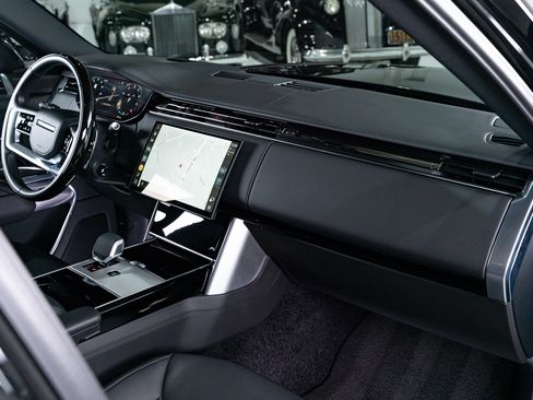 Used 2025 Land Rover Range Rover SE image 74