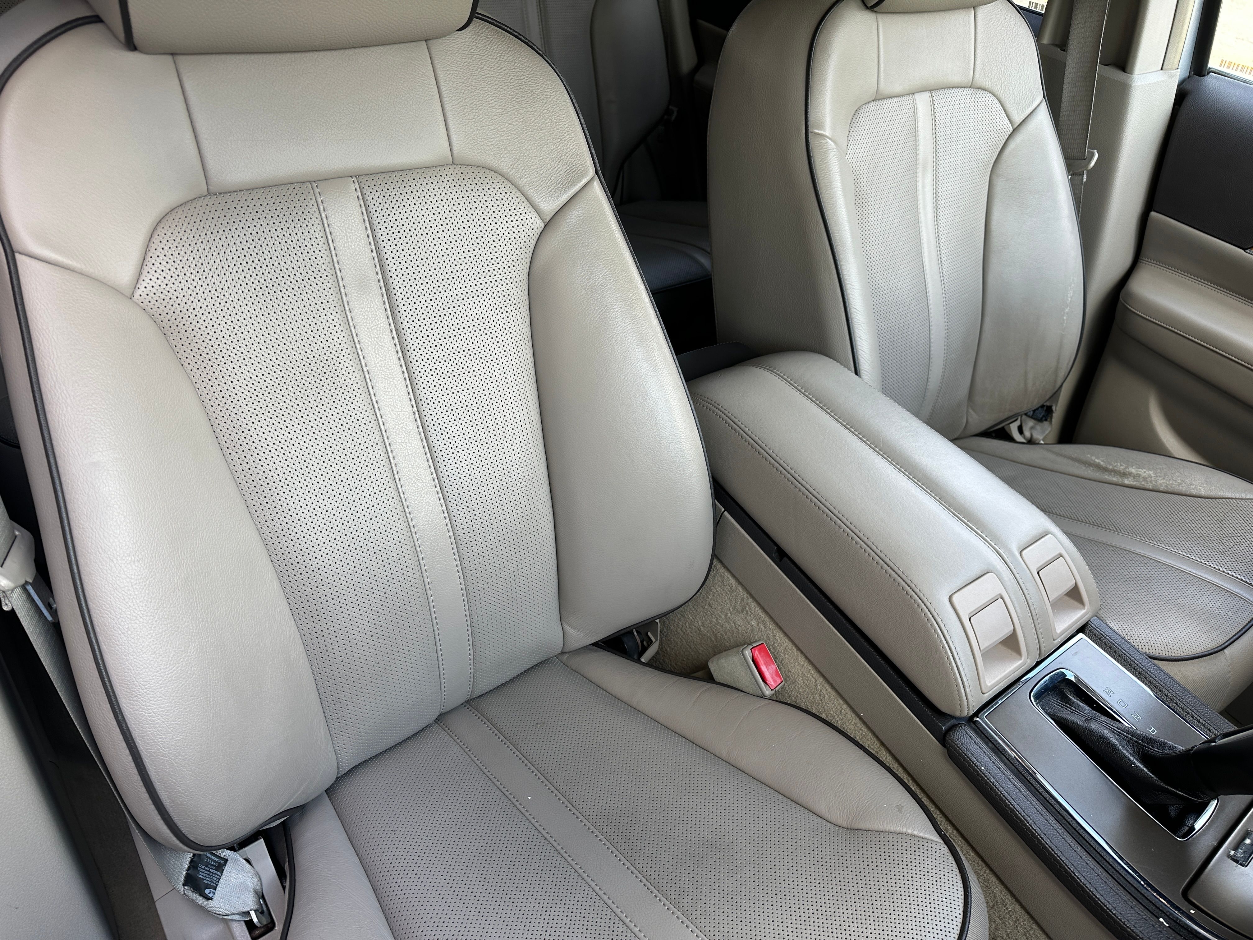 Used 2011 Lincoln MKX AWD image 14