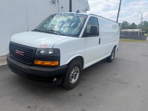 Used 2022 GMC Savana 2500 LT image 3