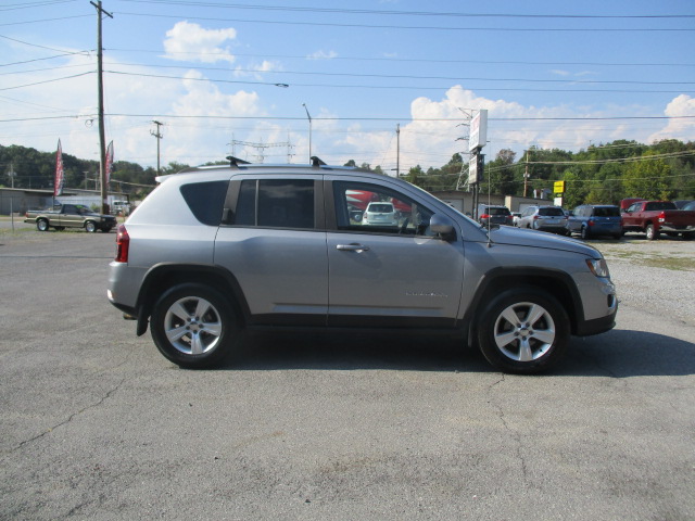 Used 2015 Jeep Compass 4WD Latitude image 5