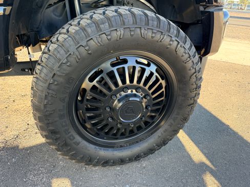 Used 2024 Ford F450 Platinum image 9