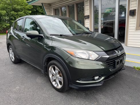 Used 2016 Honda HR-V AWD EX image 2