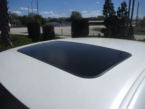 Used 2005 Toyota Avalon XLE image 8