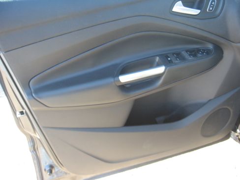 Used 2018 Ford Escape SE image 9