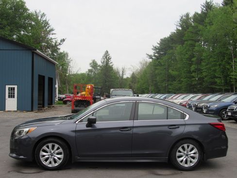 Used 2015 Subaru Legacy 2.5i Premium AWD/4WD image 3