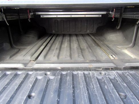 Used 2019 Nissan Frontier PRO-4X image 16