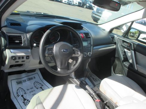 Used 2014 Subaru Forester Premium w/ All-Weather Package AWD/4WD image 4