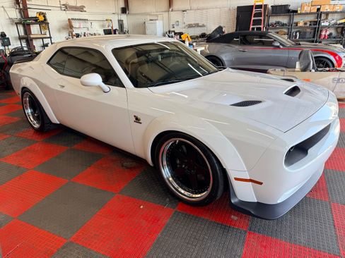 Used 2019 Dodge Challenger R/T Scat Pack Widebody RWD image 15