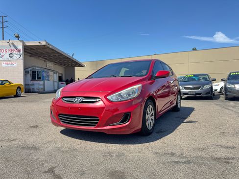 Used 2016 Hyundai Accent SE Hatchback FWD image 2