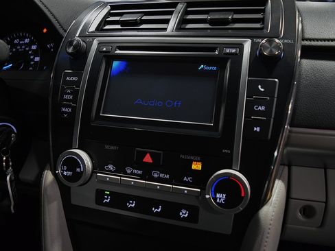 Used 2012 Toyota Camry LE image 25