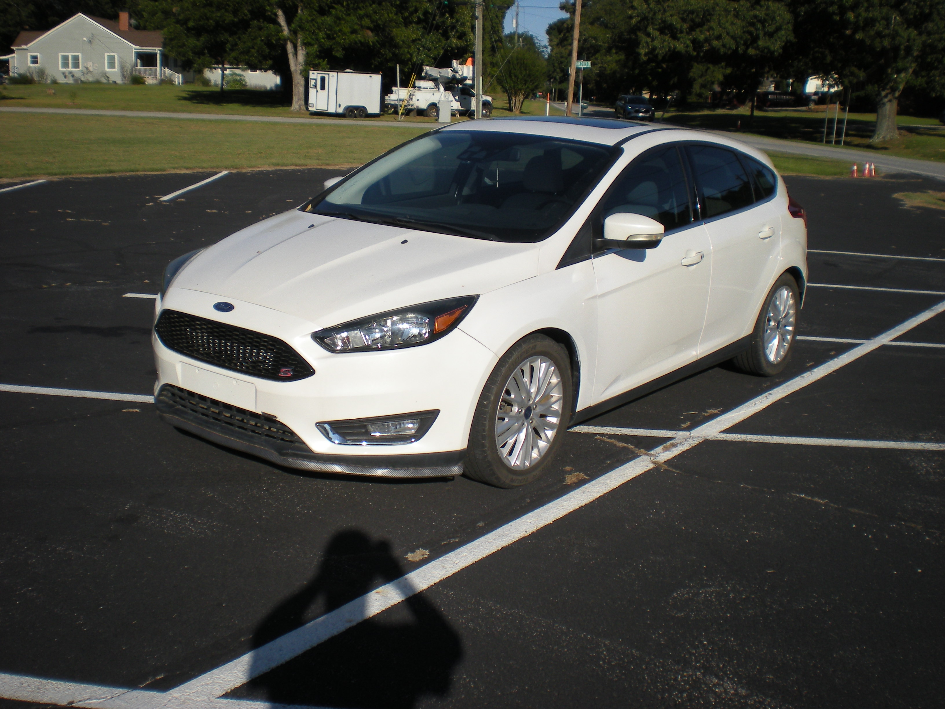 Used 2016 Ford Focus Titanium Hatchback FWD image 1