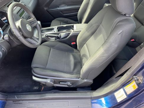 Used 2010 Ford Mustang GT image 6