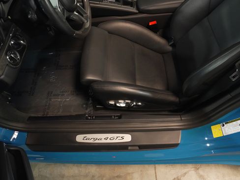 Used 2018 Porsche 911 Targa 4 GTS image 83