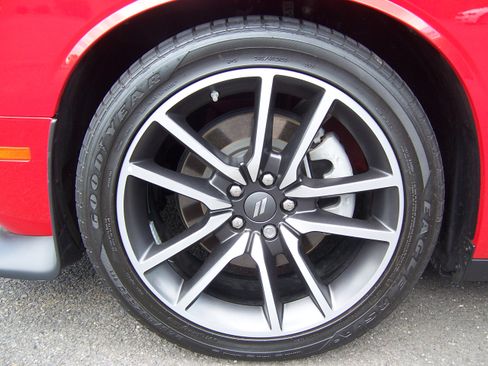 Used 2023 Dodge Challenger R/T RWD image 7