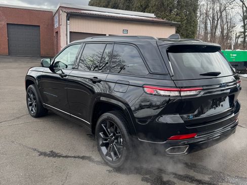 Used 2023 Jeep Grand Cherokee 30th Anniversary image 5