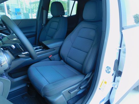 New 2026 Chevrolet Equinox LT image 13