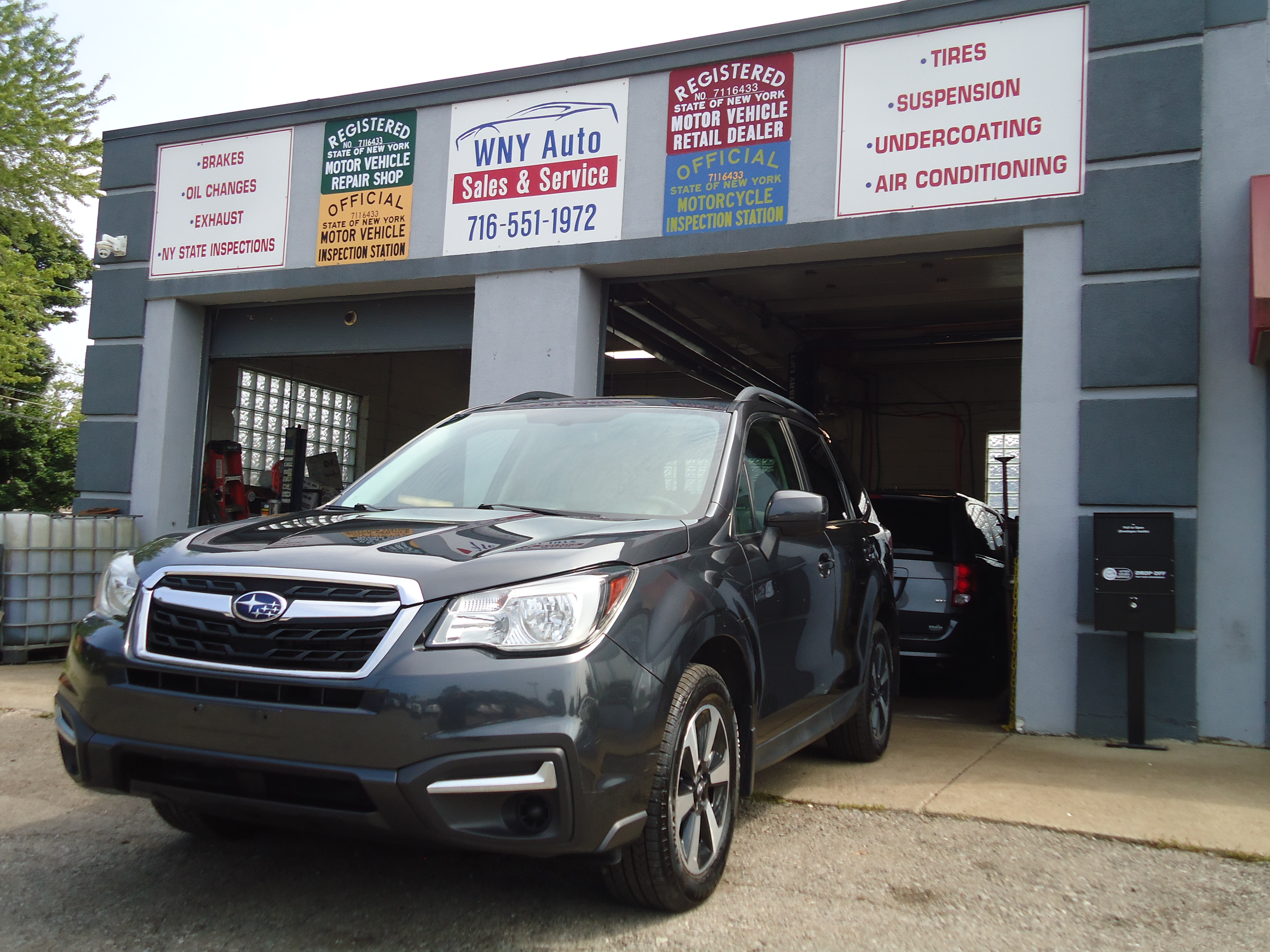 Used 2017 Subaru Forester 2.5i Premium AWD/4WD image 1