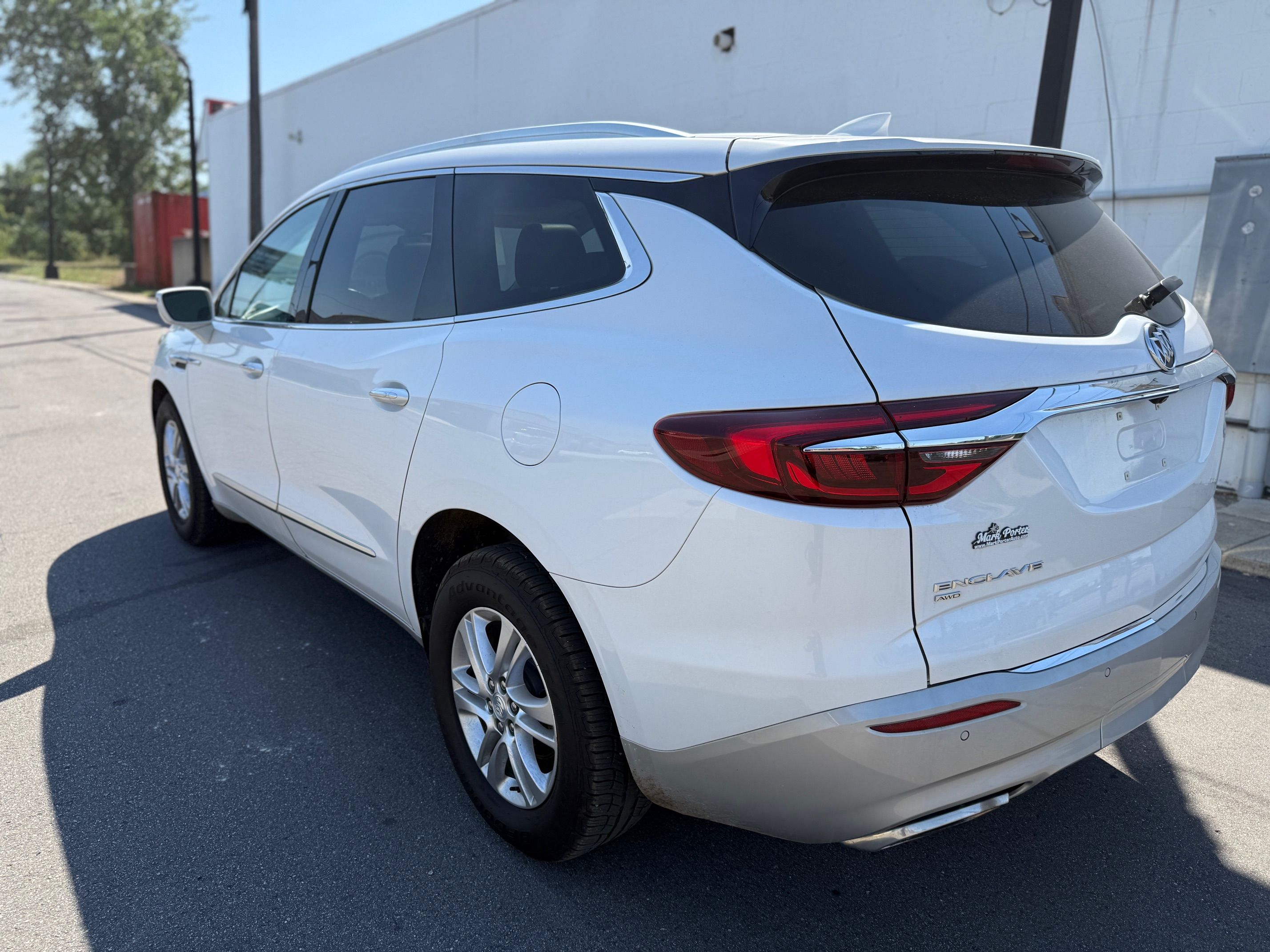 Used 2020 Buick Enclave AWD Essence image 4