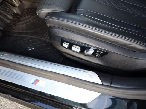 Used 2021 BMW 750i xDrive image 19