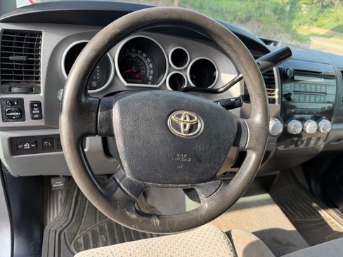 Used 2011 Toyota Tundra 4x4 Double Cab image 17