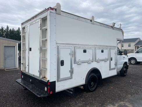 Used 2014 Ford E-350 and Econoline 350 image 4