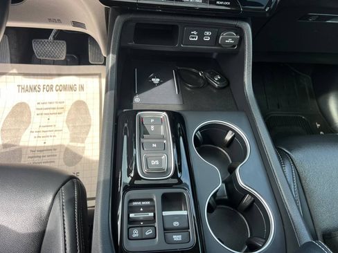 Used 2025 Honda Pilot Touring image 21