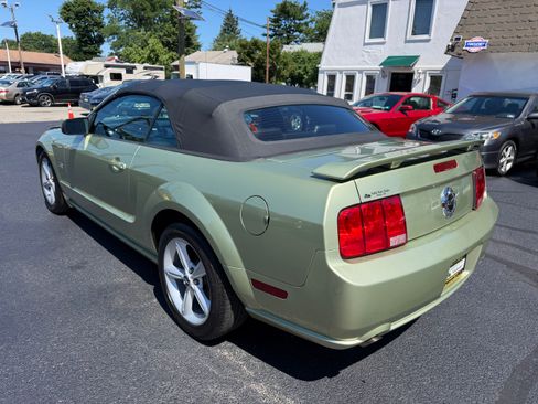 Used 2006 Ford Mustang GT Premium Convertible RWD image 30