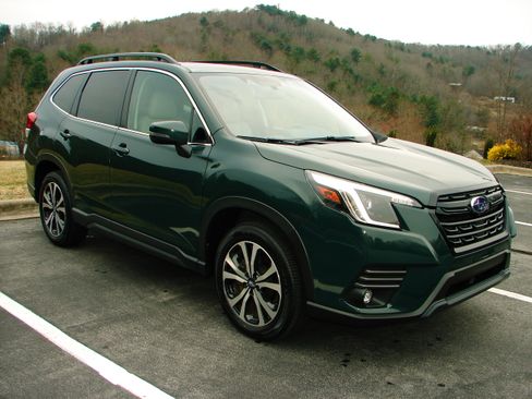 Used 2024 Subaru Forester Limited image 17