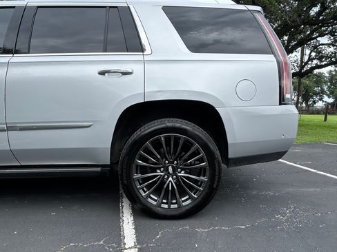 Used 2017 Cadillac Escalade 2WD Platinum image 24