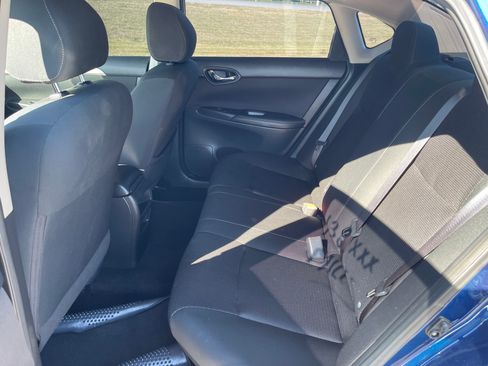Used 2019 Nissan Sentra S image 10