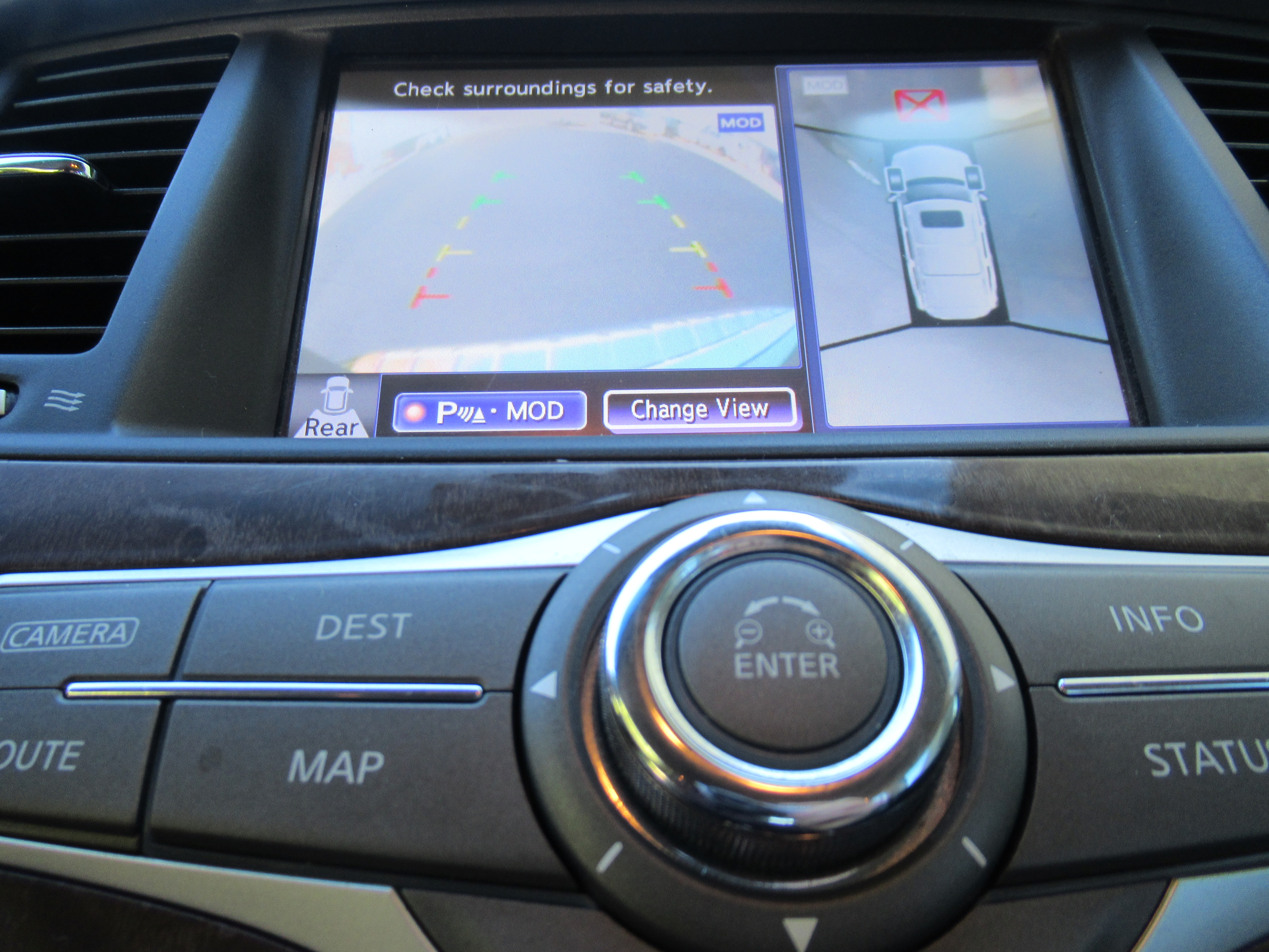 Used 2017 INFINITI QX80 4WD image 9