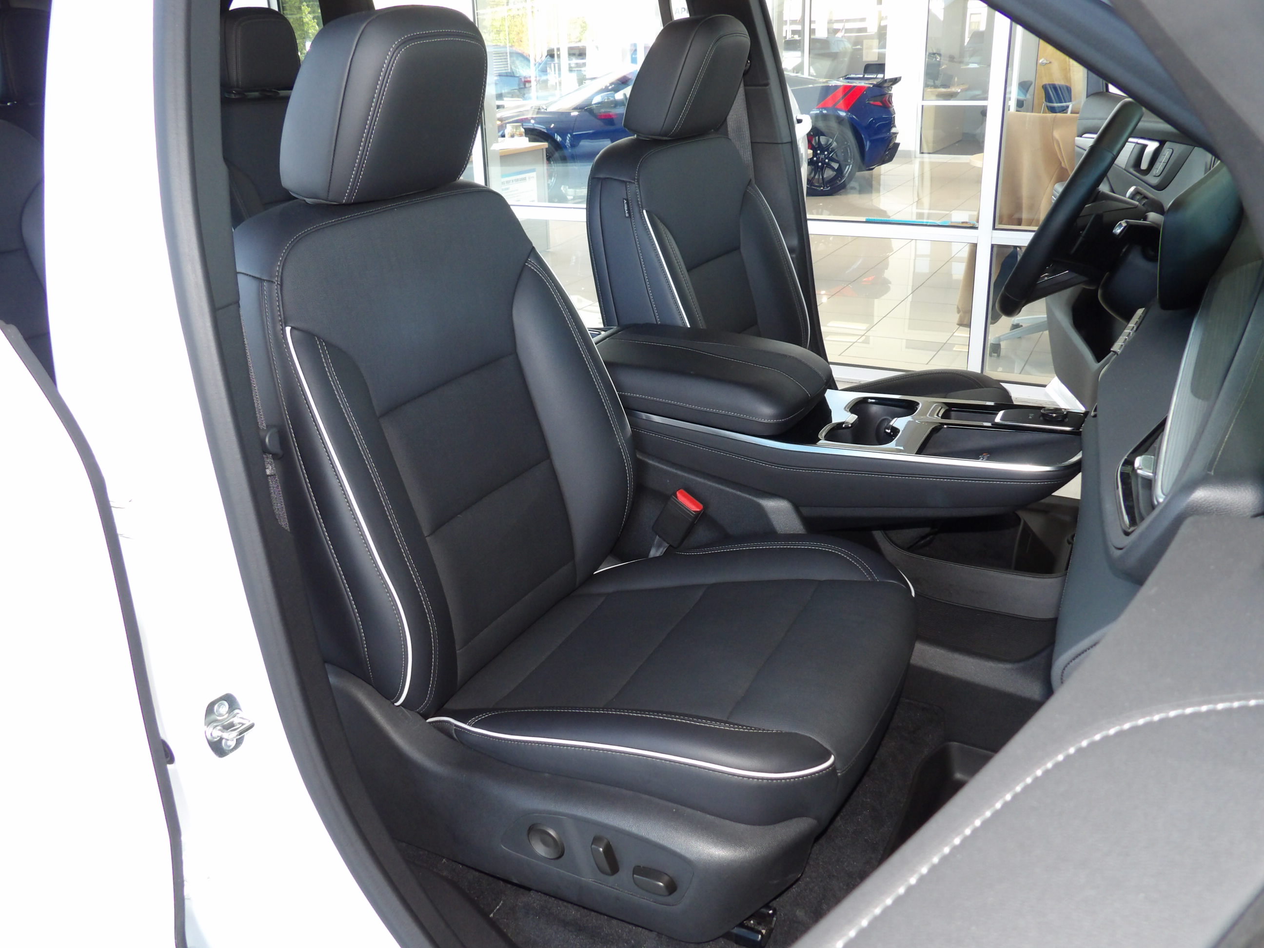 Used 2026 Buick Enclave FWD Preferred image 25