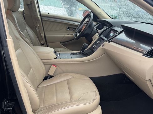 Used 2016 Ford Taurus SEL image 4