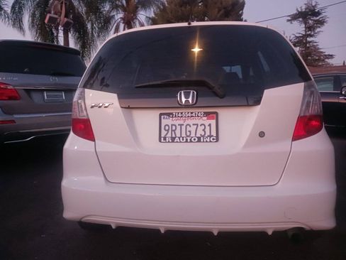 Used 2010 Honda Fit image 6