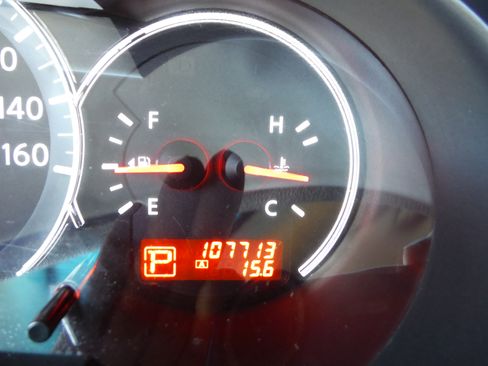 Used 2011 Nissan Altima 3.5 SR Sedan FWD image 3