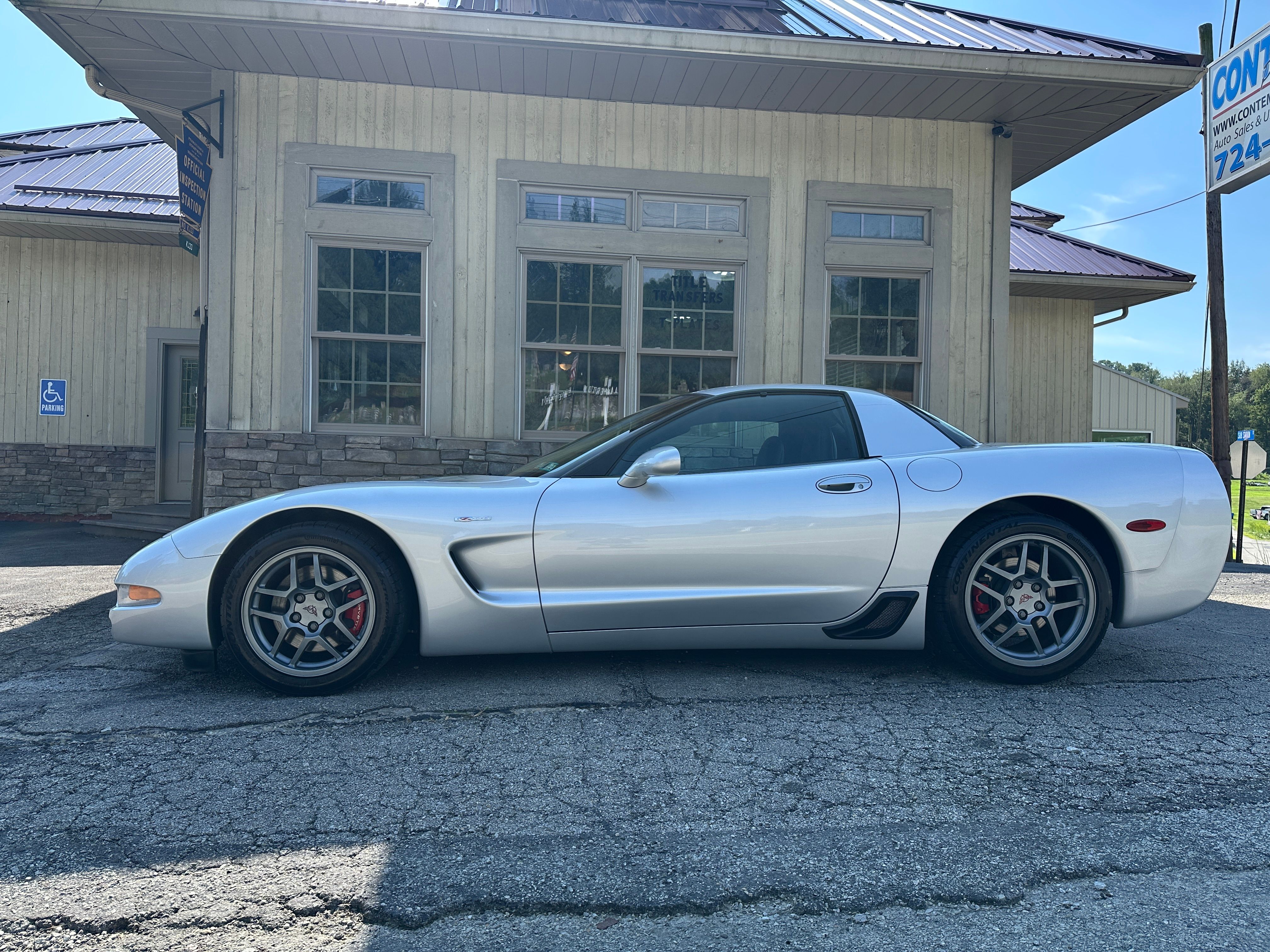Used 2001 Chevrolet Corvette Z06 Coupe RWD image 2