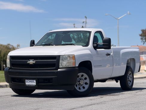 Used 2008 Chevrolet Silverado 1500 2WD Regular Cab image 1