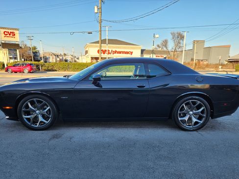 Used 2015 Dodge Challenger R/T Plus image 11