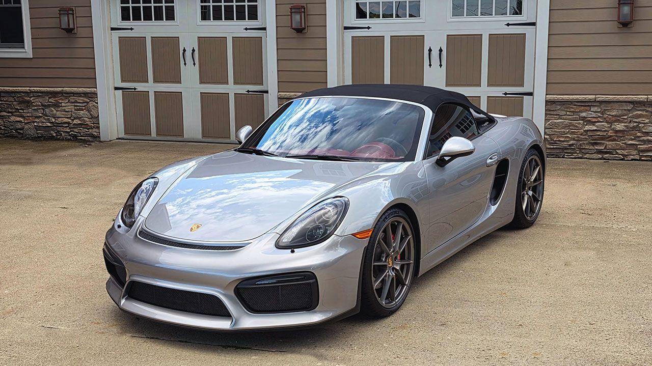 Used 2016 Porsche Boxster Spyder RWD image 2