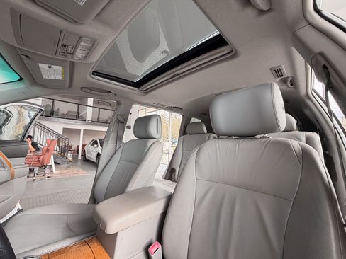 Used 2010 Toyota Highlander Limited image 15