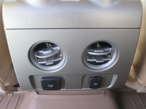 Used 2013 Ford F150 Lariat image 8