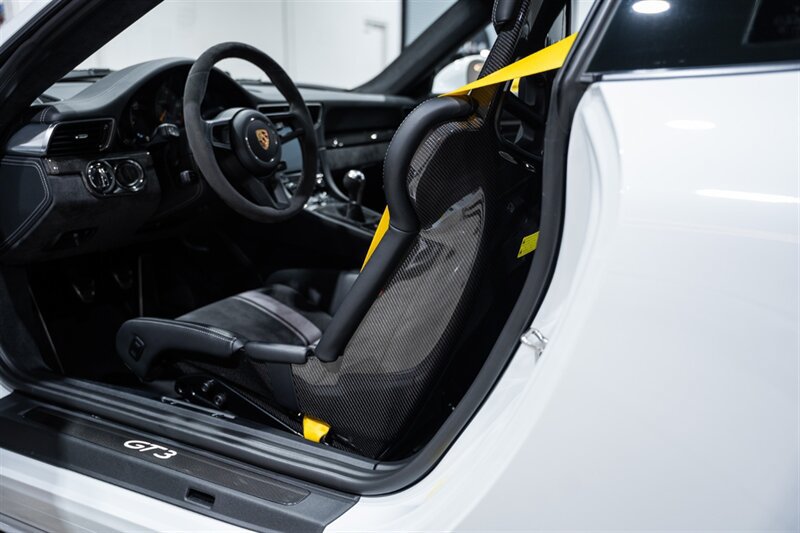 Used 2018 Porsche 911 GT3 RWD image 22