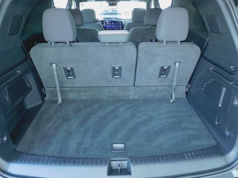 Used 2026 Chevrolet Traverse FWD LT image 20