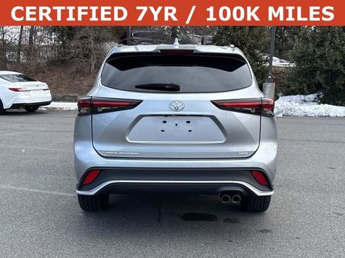 Used 2024 Toyota Highlander XSE FWD image 3