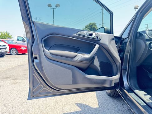 Used 2015 Ford Fiesta SE Hatchback FWD image 25
