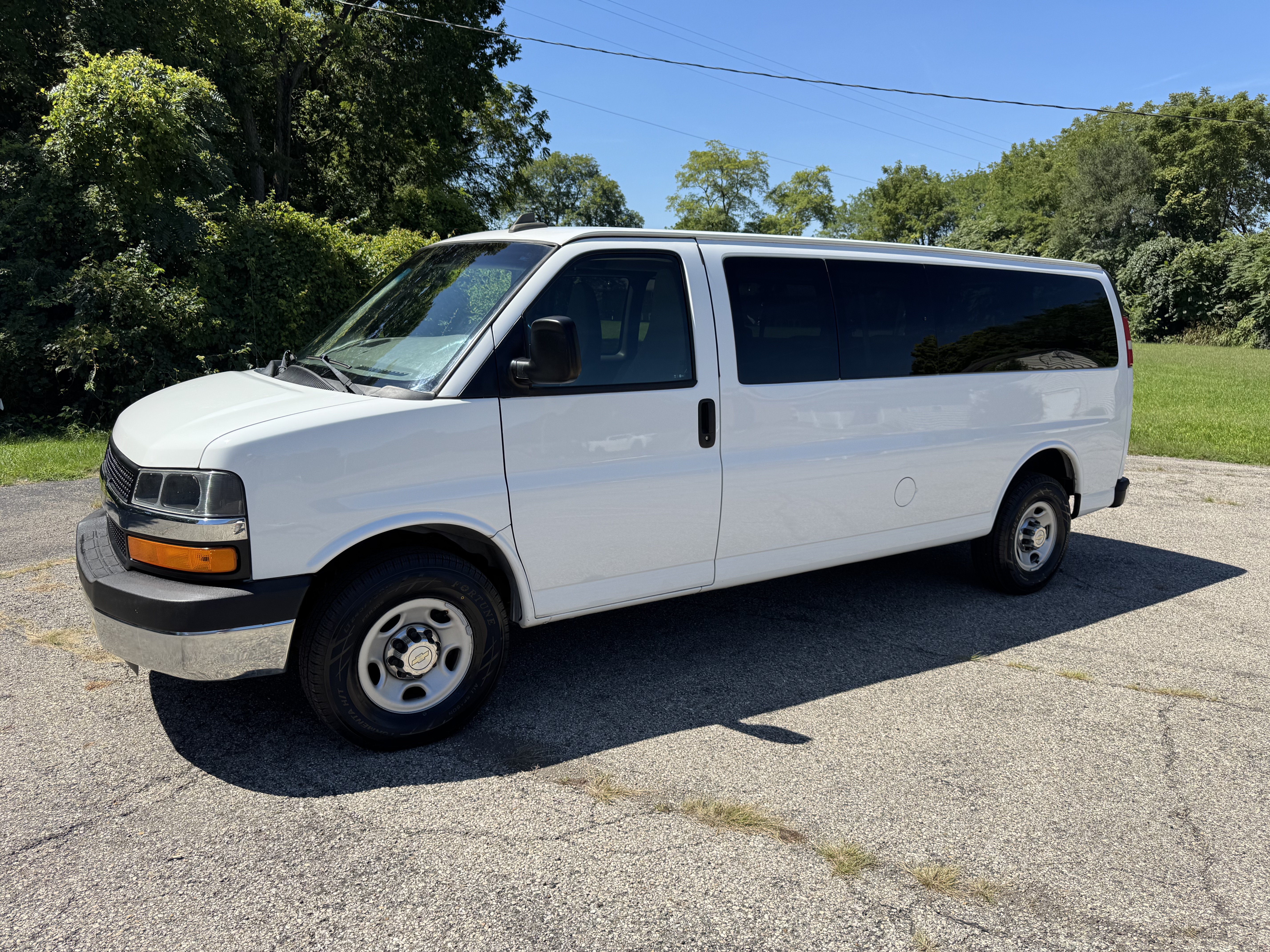 Used 2016 Chevrolet Express 3500 LT Extended Passenger RWD image 1