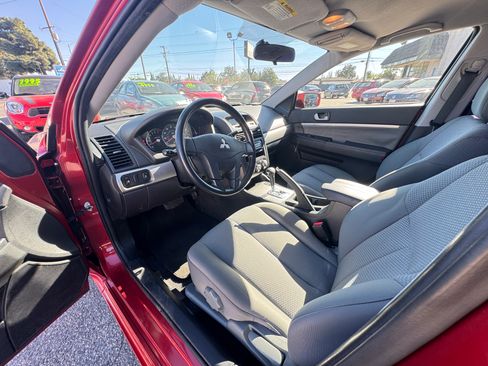 Used 2010 Mitsubishi Galant image 16