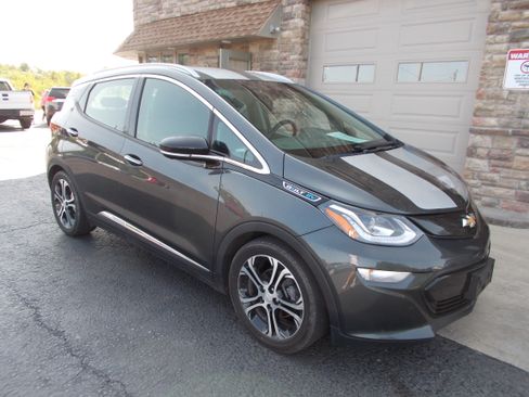 Used 2017 Chevrolet Bolt Premier image 3