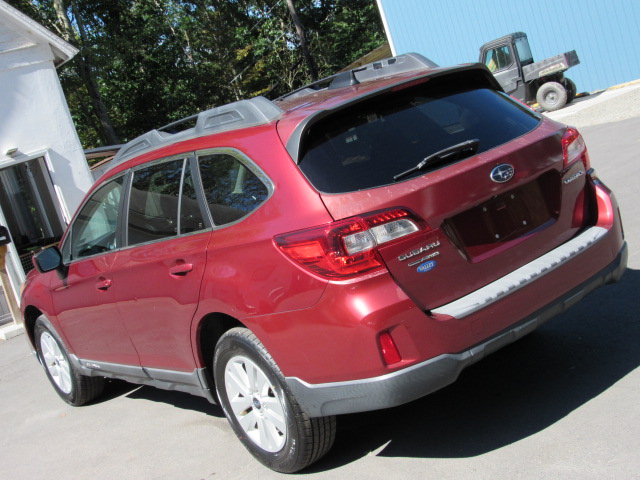 Used 2016 Subaru Outback 2.5i Premium AWD/4WD image 7