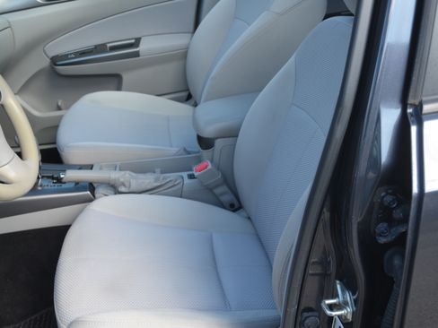 Used 2013 Subaru Forester 2.5X Premium image 9